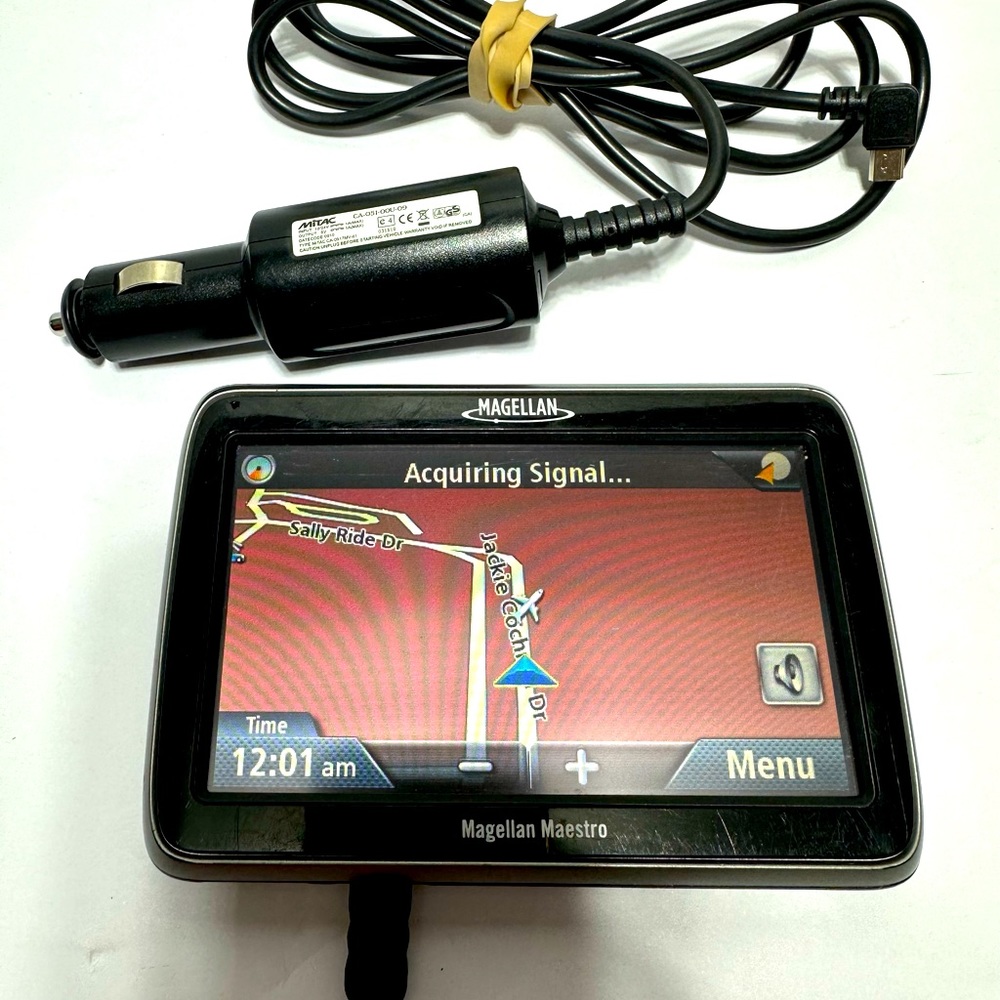 Magellan Maestro 4700 Automotive Car Vehicle GPS Navigator 4.7" Touch Screen